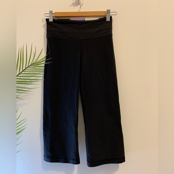 Lululemon Groove Crop Yoga Pants Size 2 - Picture 3 of 7